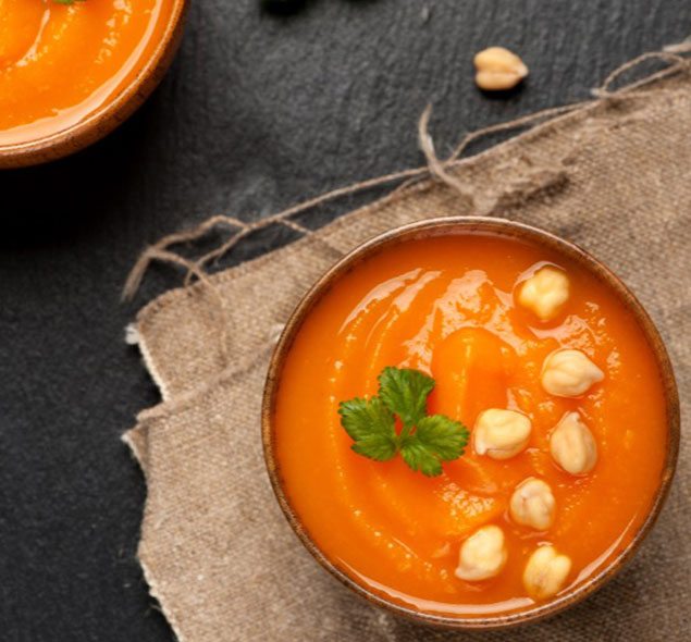 SOPA DE ABÓBORA, GRÃO-DE- BICO E COUVE
