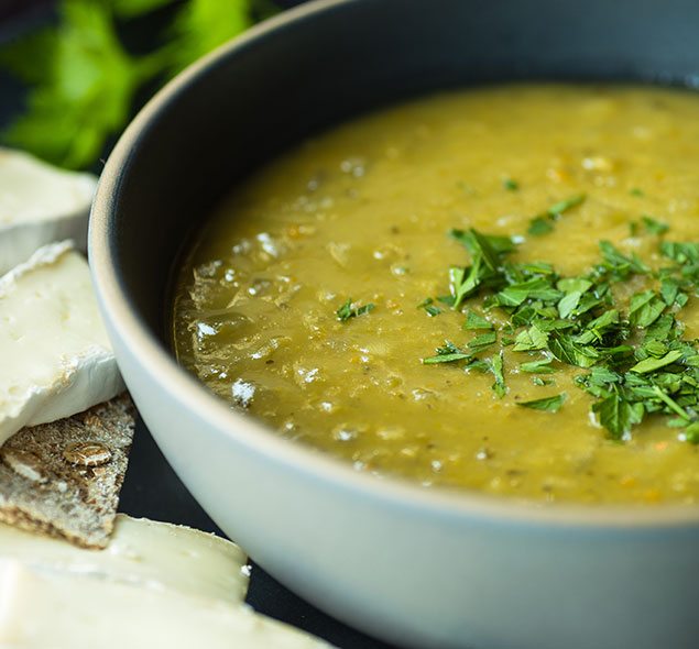 SOPA DE COUVE COM NOZES