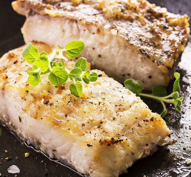 FILÉ DE PEIXE E ERVAS