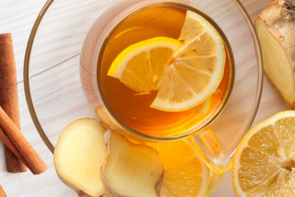 Chá de Gengibre com canela e casca de limão