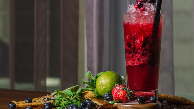 Gin fake com mix de berries