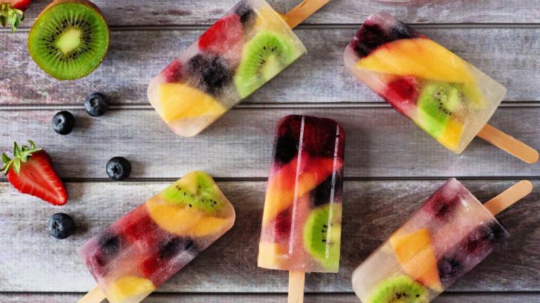 Picolé de salada de frutas