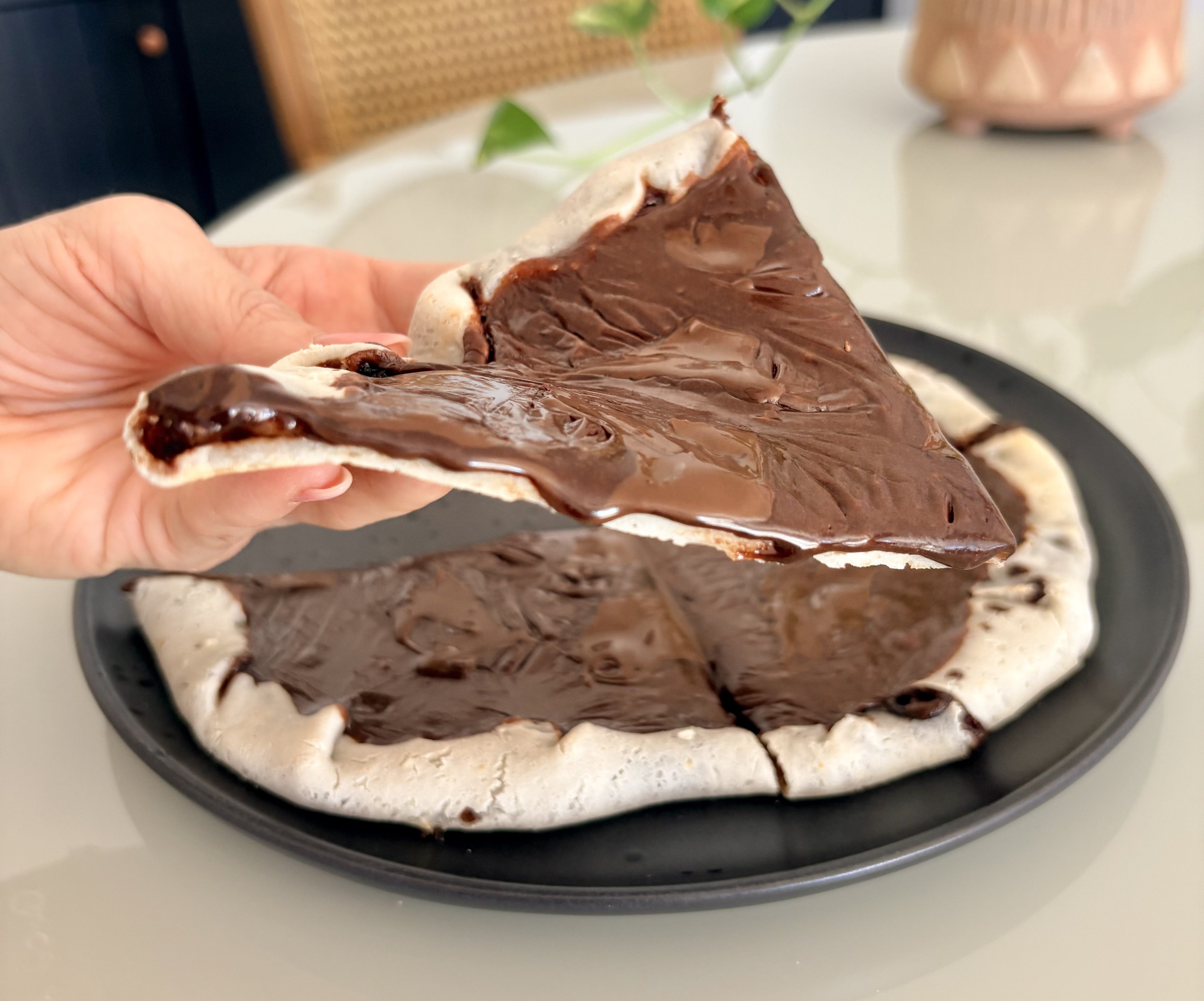 Pizza doce proteica: chocolate, sabor e mais equilíbrio em cada fatia