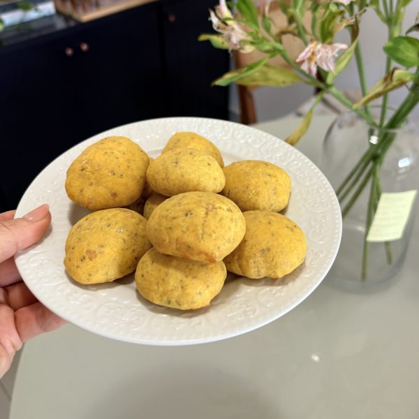 Pão de queijo funcional: receita fácil com chia, maca peruana e cúrcuma