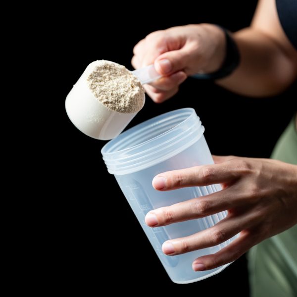 Whey protein pós-treino: benefícios e como incluir na rotina